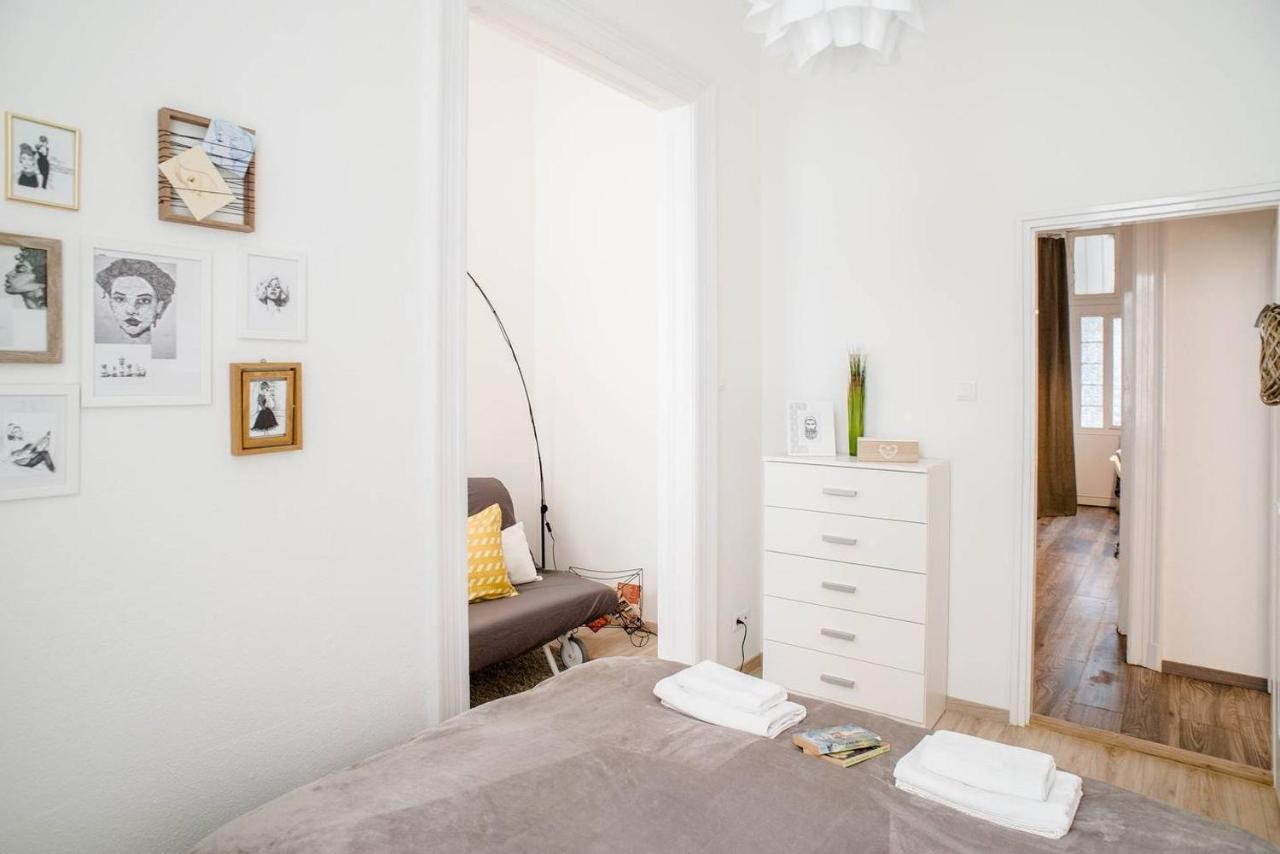 Comfy, Renewed 3 Bedroom Apt In Center Budapest Kültér fotó