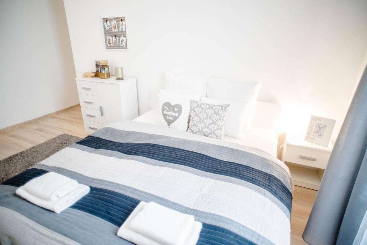 Comfy, Renewed 3 Bedroom Apt In Center Budapest Kültér fotó