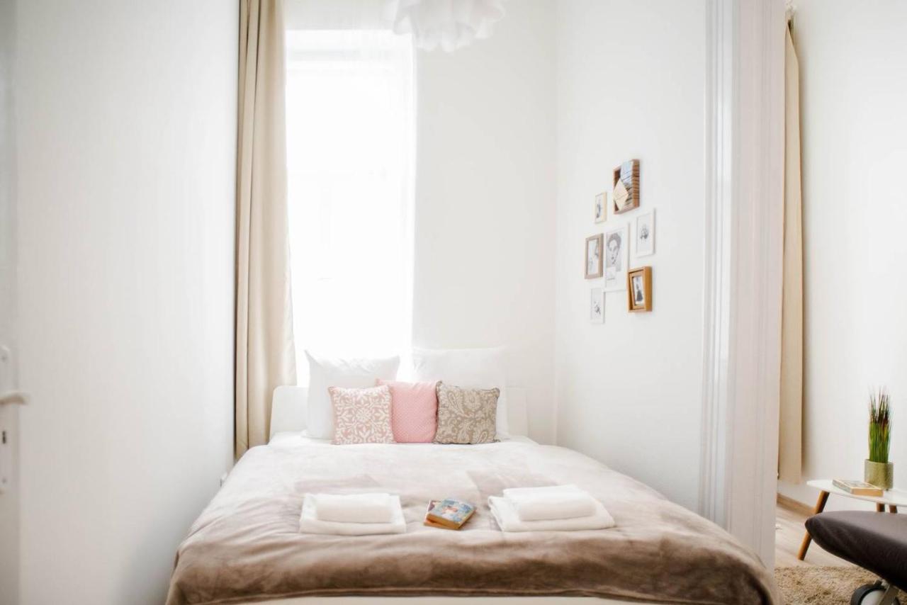 Comfy, Renewed 3 Bedroom Apt In Center Budapest Kültér fotó